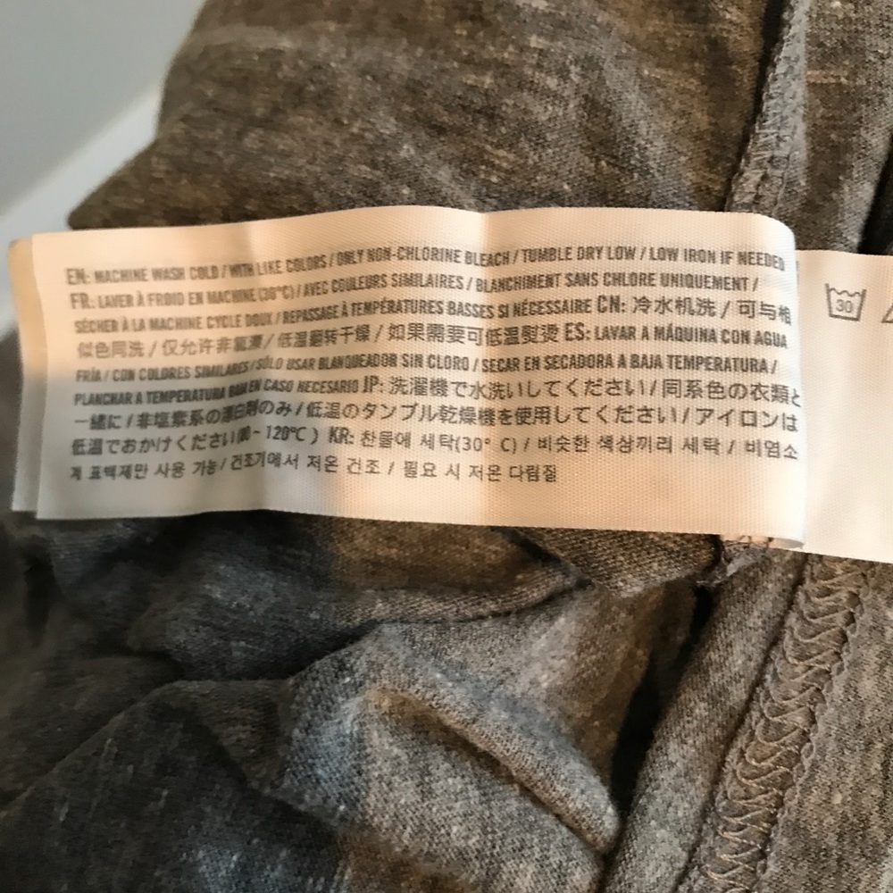 🌲  SOLD! 🌲  A&F Heathered Gray Long Sleeve Tee - Picture 6 of 6